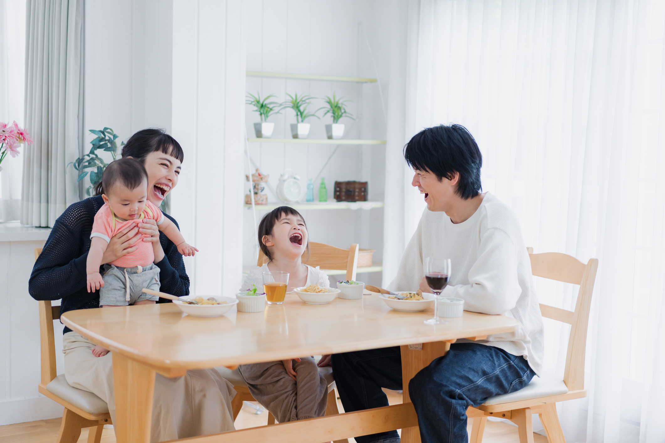 小学生の7割以上が学校の宿題以外も勉強している！夏休み、子どもはどう過ごす？