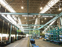 写真：第1工場天井照明のLED化