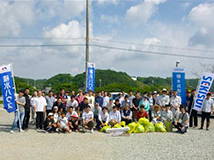 写真：他企業様と合同での東条川清掃 6/1