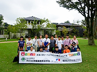 写真：3省が推進する小学校プログラミング教育を支援