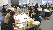 写真：各地で「女性技術職勉強会・交流会」を継続的に開催