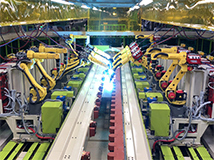写真：山口工場「βシステム」梁製造ライン（完全邸別生産）(1)